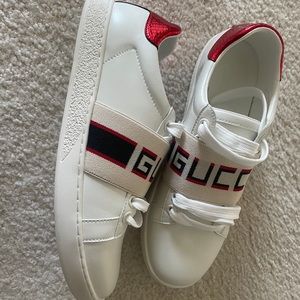 GUCCI SNEAKERS